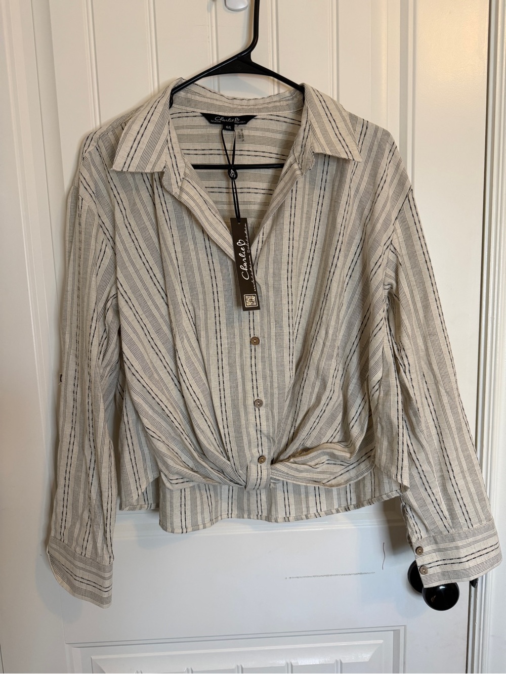 Charlie B Cream Striped Button-Front Twist-Hem Shirt NWT